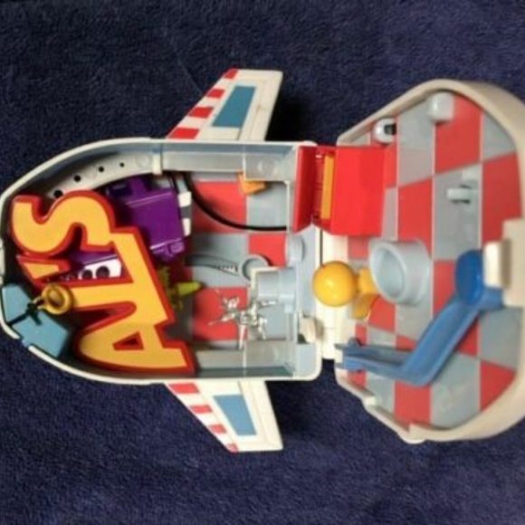 Disney's Buzz Lightyear Shuttle with 2 characters. - Picture 2 of 8